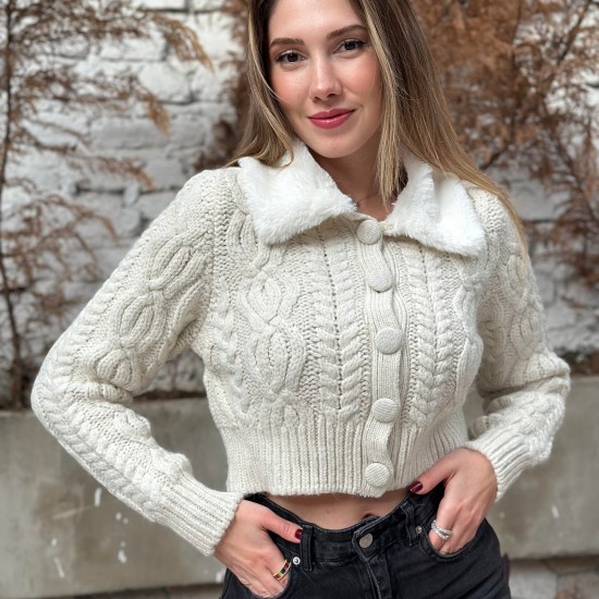 Kadın Bej Örgü Desenli Yaka Kürklü Hırka