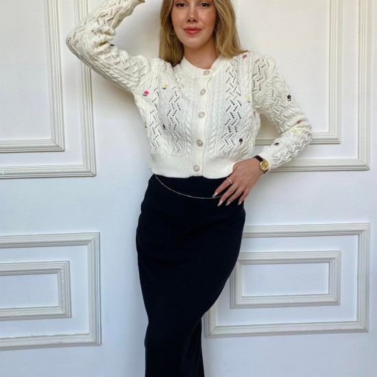 Kadın Beyaz Çiçek Nakışlı Örgü Triko Trend Hırka