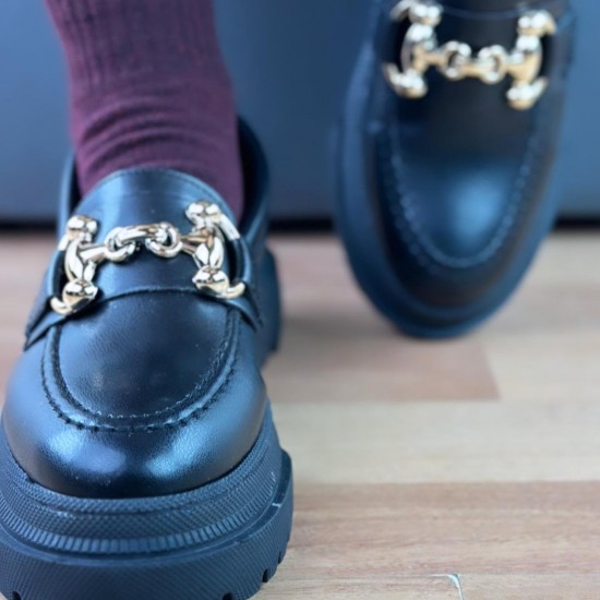 Kadın Siyah Altın Tokalı Loafer Ayakkabı