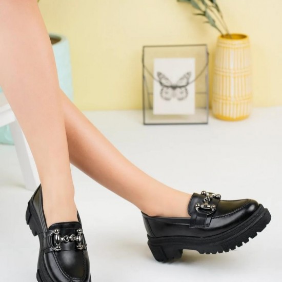 Kadın Siyah Gümüş Tokalı Loafer Ayakkabı